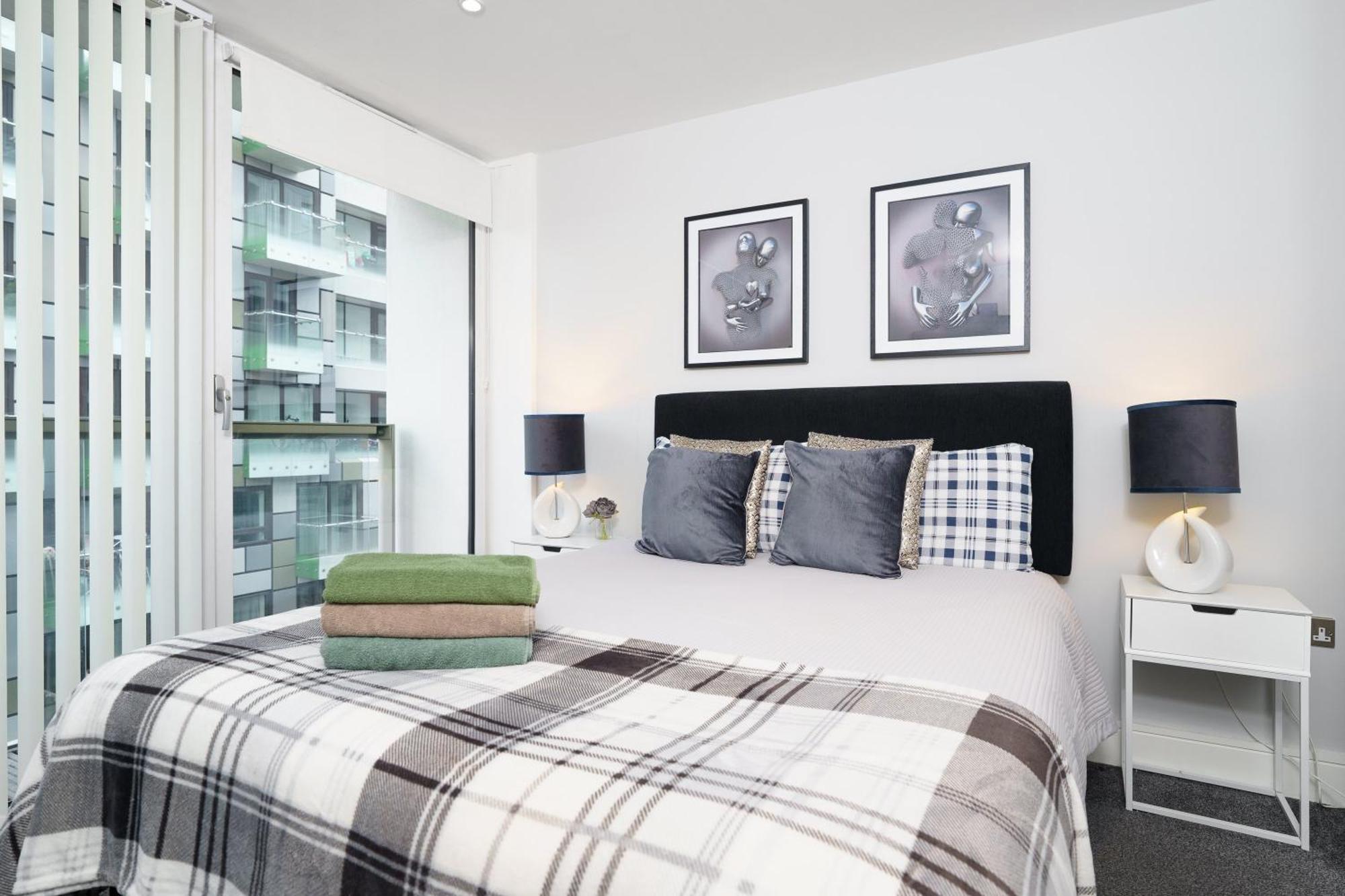 Cobalt Point 2 Apartment Londra Exterior foto