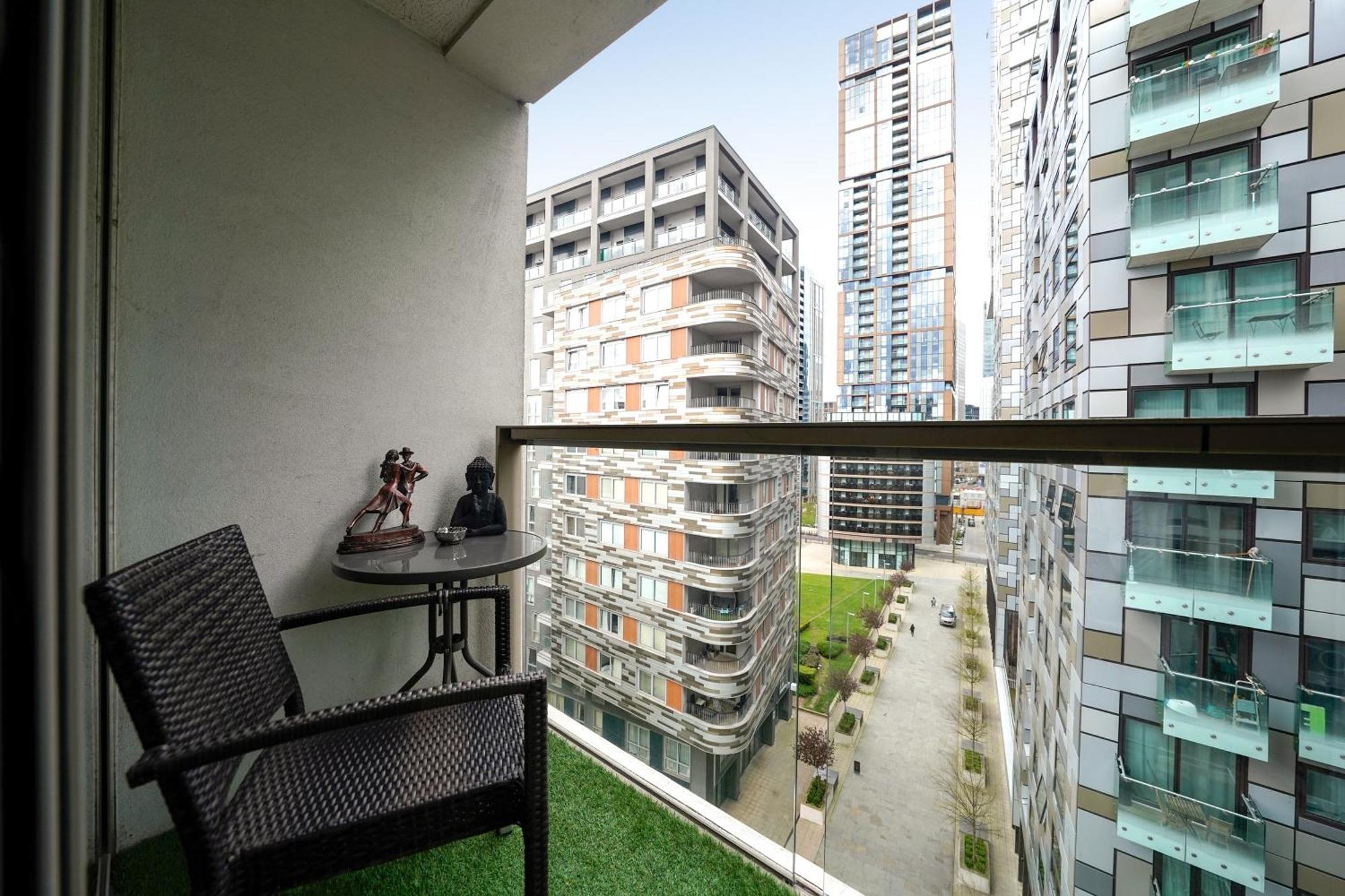 Cobalt Point 2 Apartment Londra Exterior foto